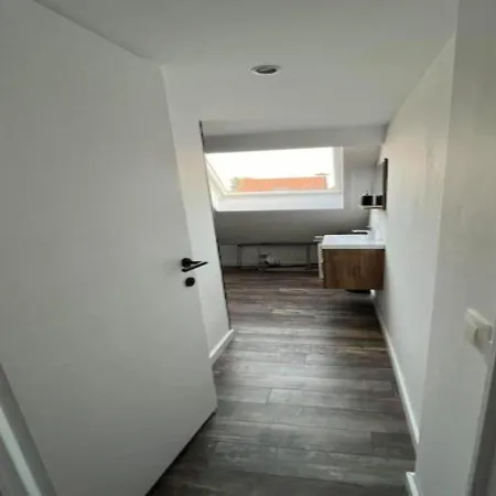 Prime Location! 1br Near 아파트 데한